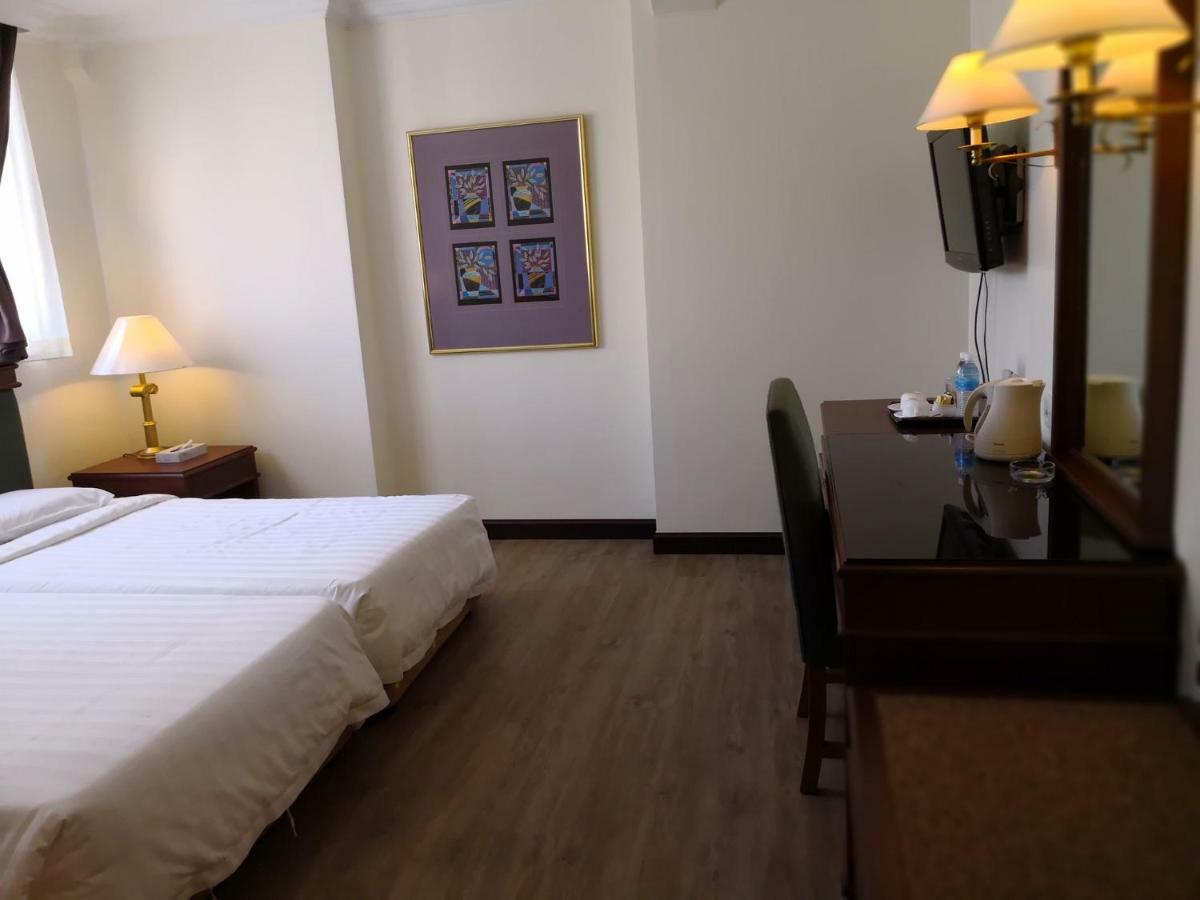 The Executive Hotel Lahad Datu Dış mekan fotoğraf