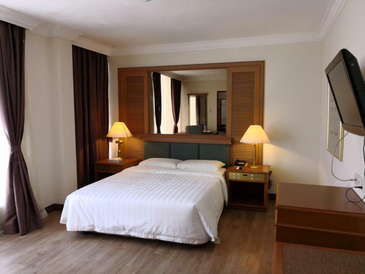 The Executive Hotel Lahad Datu Dış mekan fotoğraf