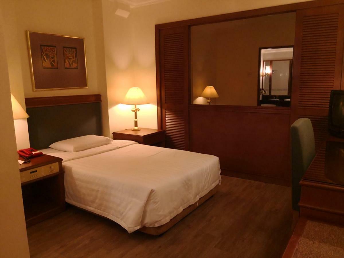 The Executive Hotel Lahad Datu Dış mekan fotoğraf