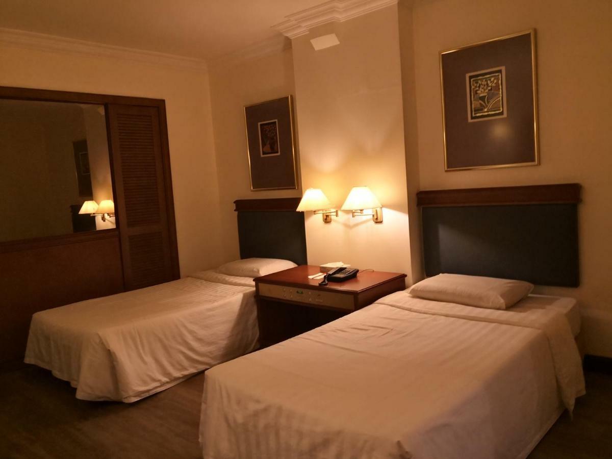 The Executive Hotel Lahad Datu Dış mekan fotoğraf