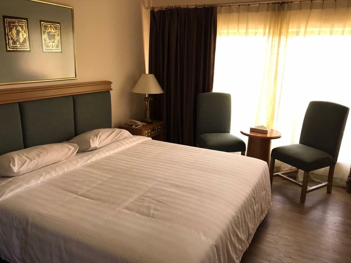 The Executive Hotel Lahad Datu Dış mekan fotoğraf