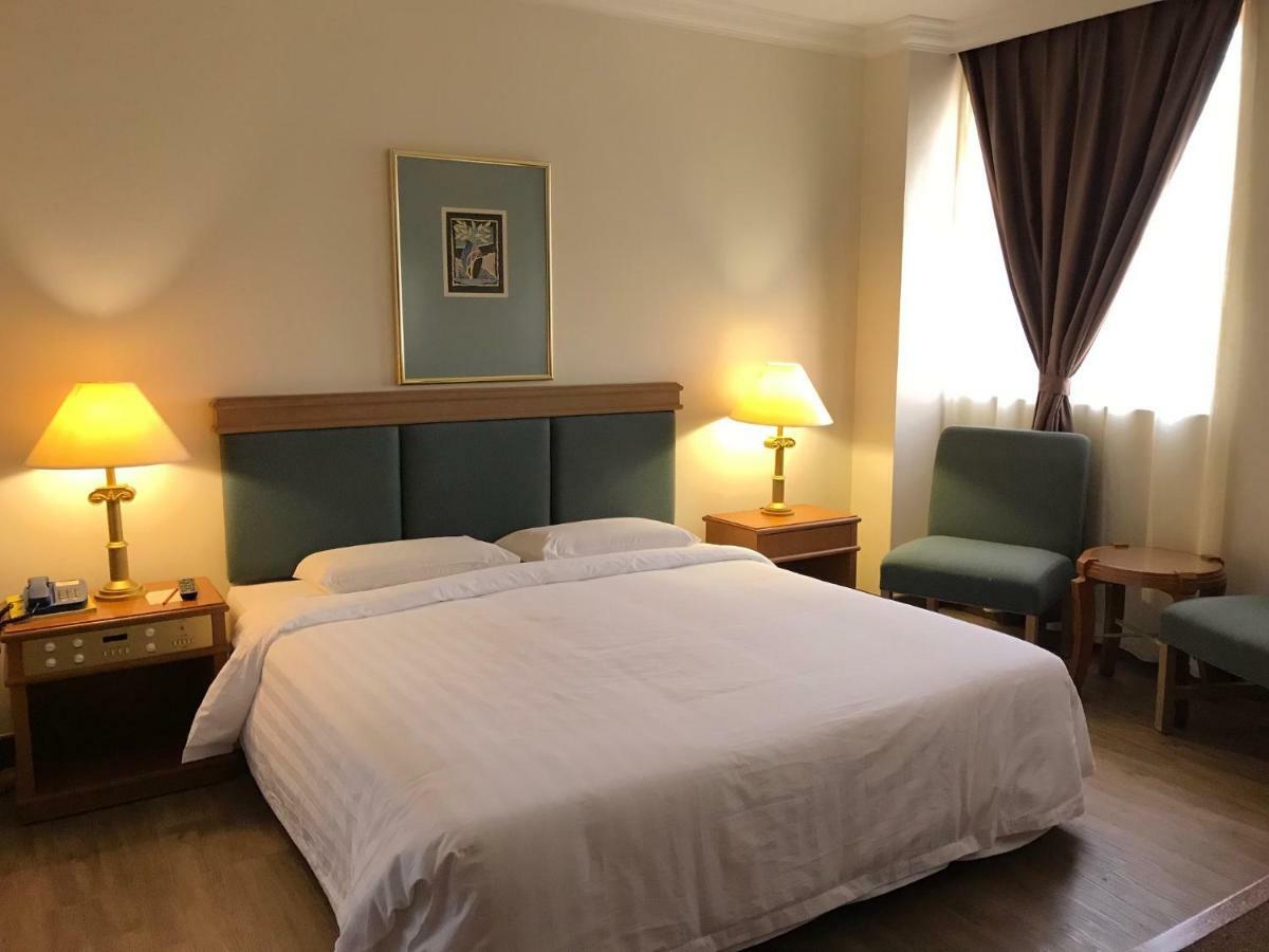 The Executive Hotel Lahad Datu Dış mekan fotoğraf