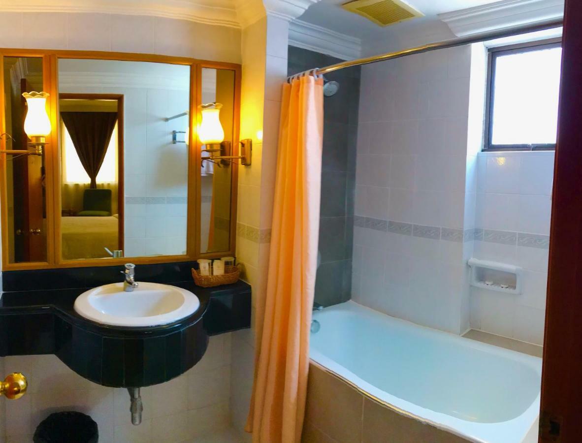 The Executive Hotel Lahad Datu Dış mekan fotoğraf