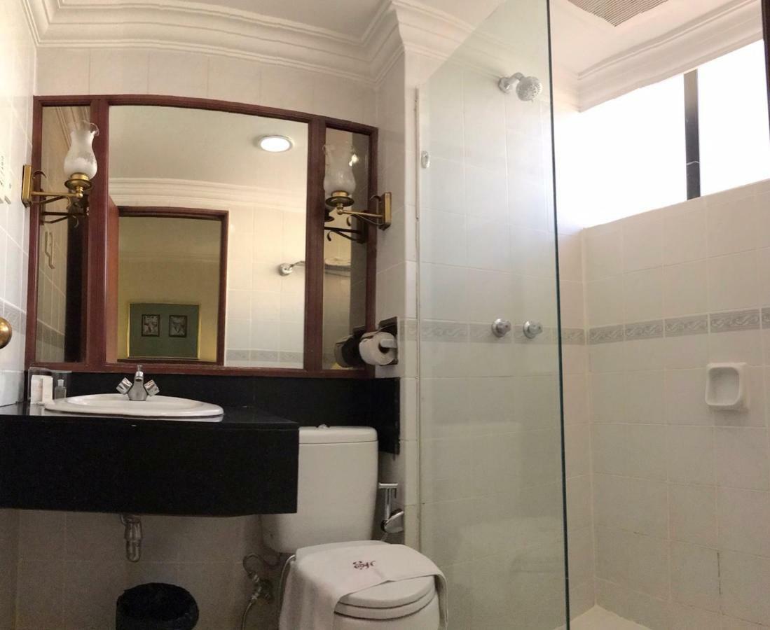The Executive Hotel Lahad Datu Dış mekan fotoğraf