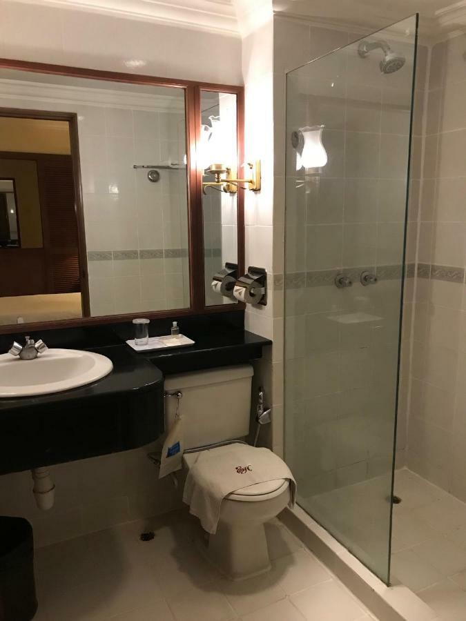 The Executive Hotel Lahad Datu Dış mekan fotoğraf